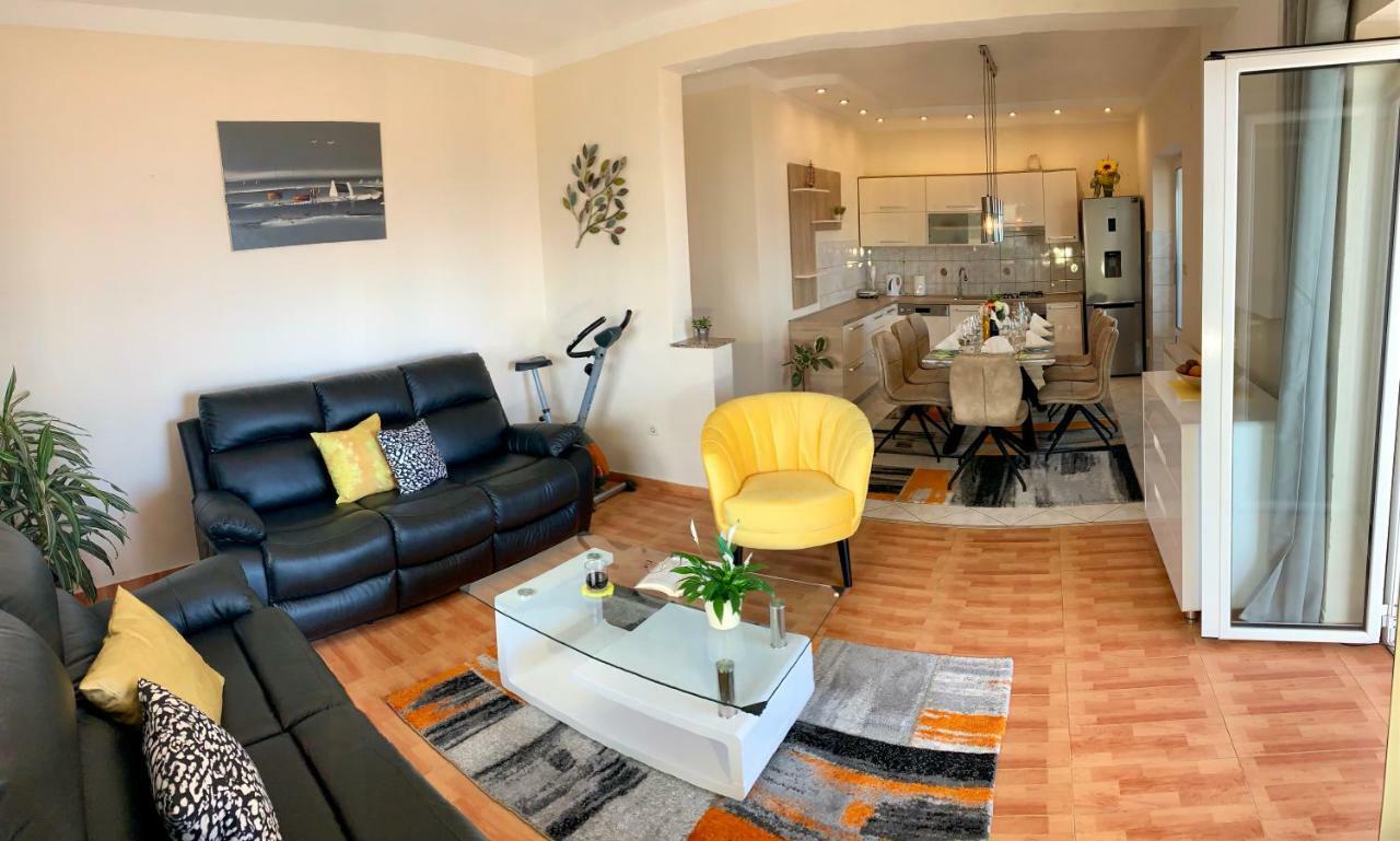 Duplex Apartment With Private Swimming Pool Preko Eksteriør billede